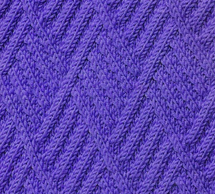 triangle-diagonal-cabled-knit-stitch