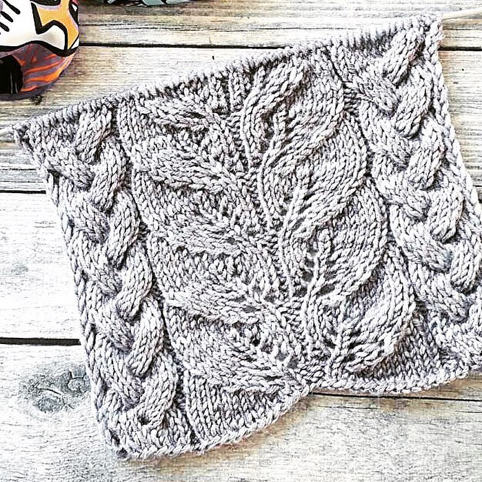 Lace leaf and braided cable panel knit stitch